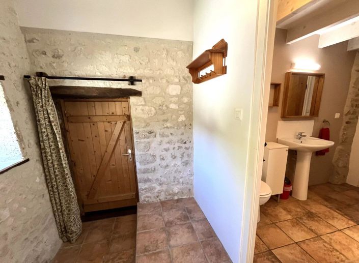 Image No.24-8 Bed House for sale