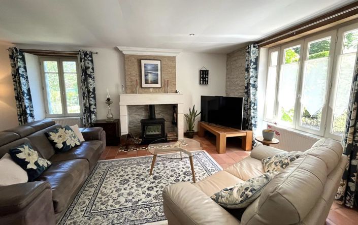 Image No.9-8 Bed House for sale