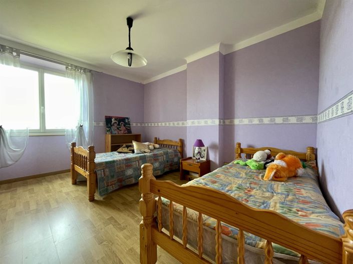 Image No.10-4 Bed House for sale