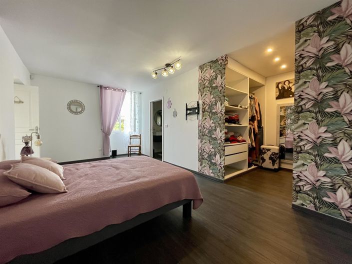 Image No.5-4 Bed House for sale