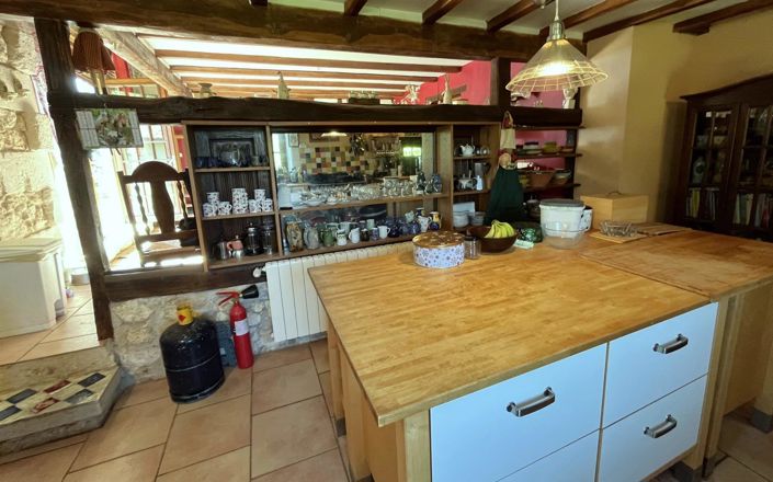 Image No.6-5 Bed House for sale