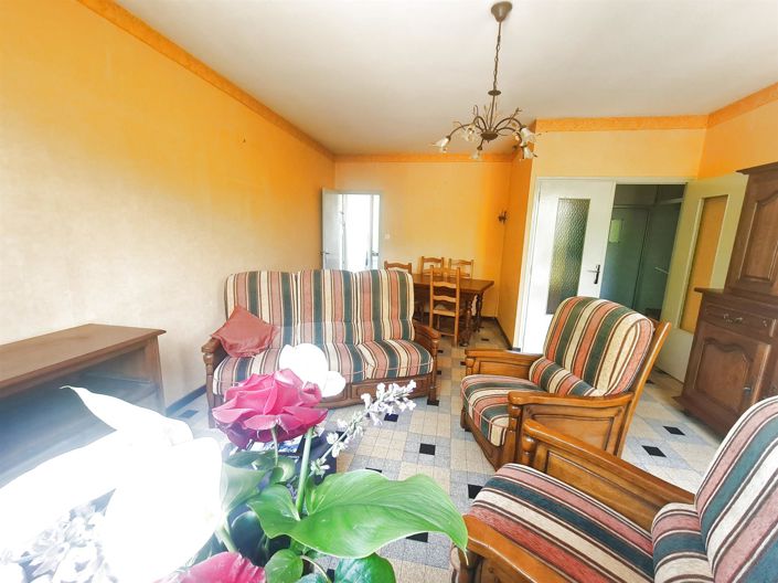 Image No.11-3 Bed House for sale