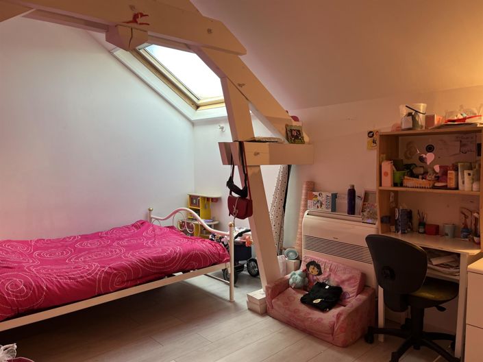 Image No.11-6 Bed House for sale