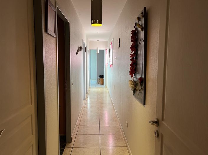 Image No.4-6 Bed House for sale