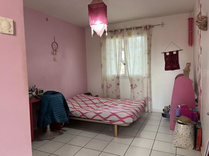 Image No.8-6 Bed House for sale