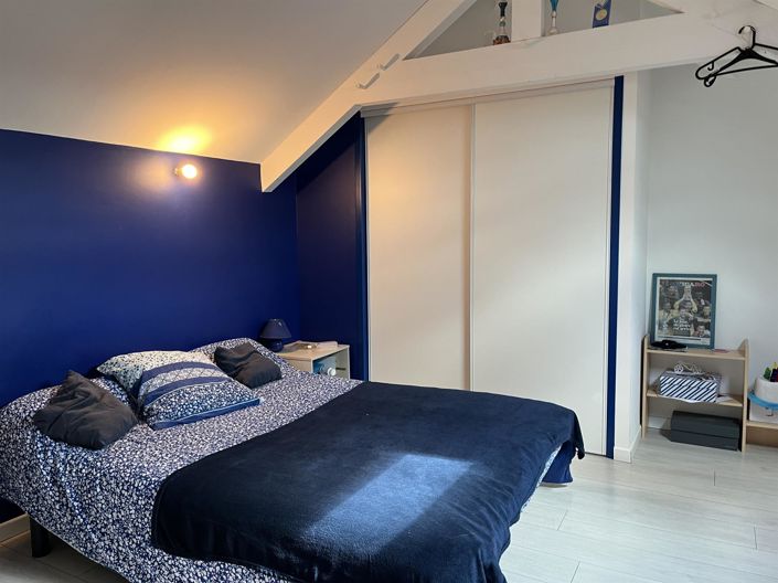 Image No.9-6 Bed House for sale