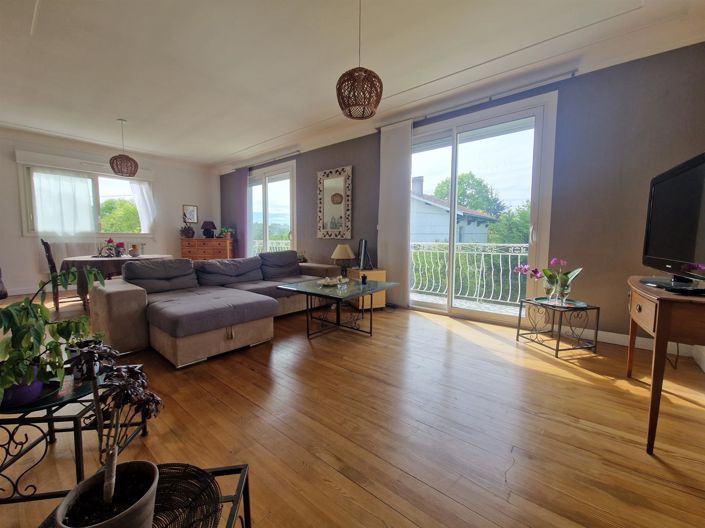 Image No.1-5 Bed House for sale