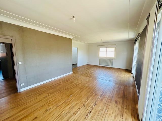 Image No.12-5 Bed House for sale