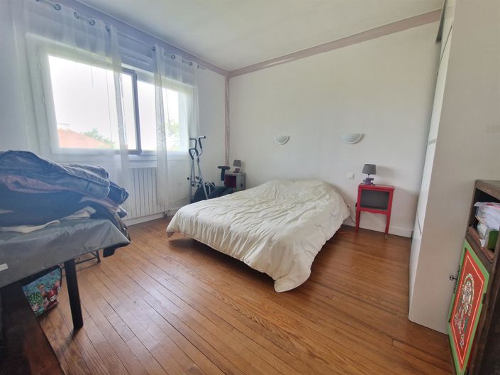 Image No.5-5 Bed House for sale