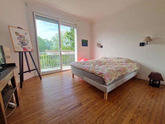 Image No.6-5 Bed House for sale