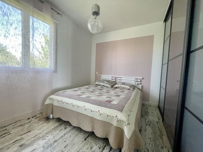 Image No.11-3 Bed House for sale