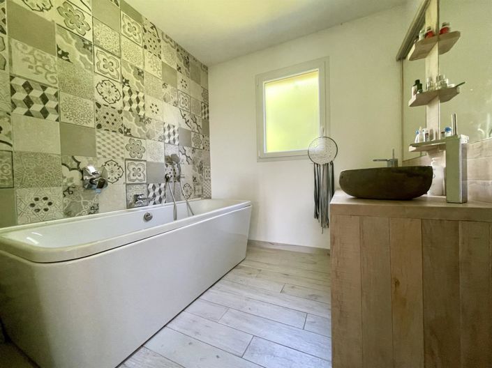 Image No.9-3 Bed House for sale