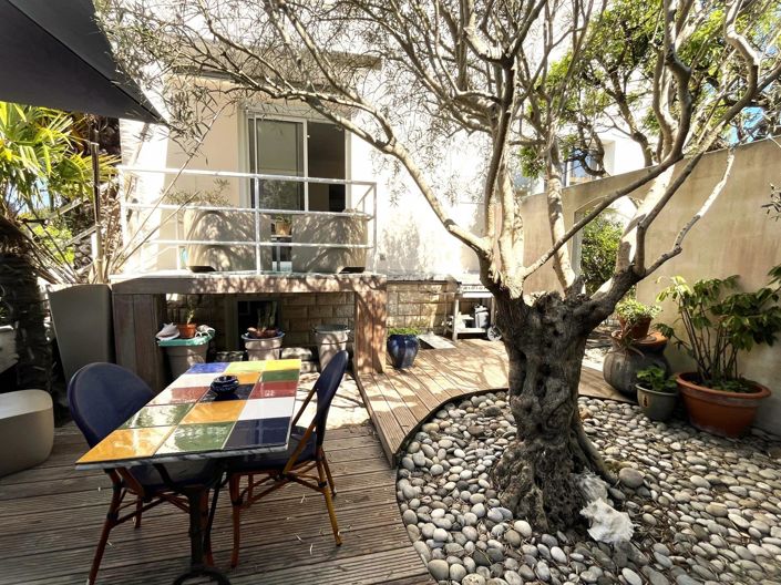 Image No.12-5 Bed House for sale