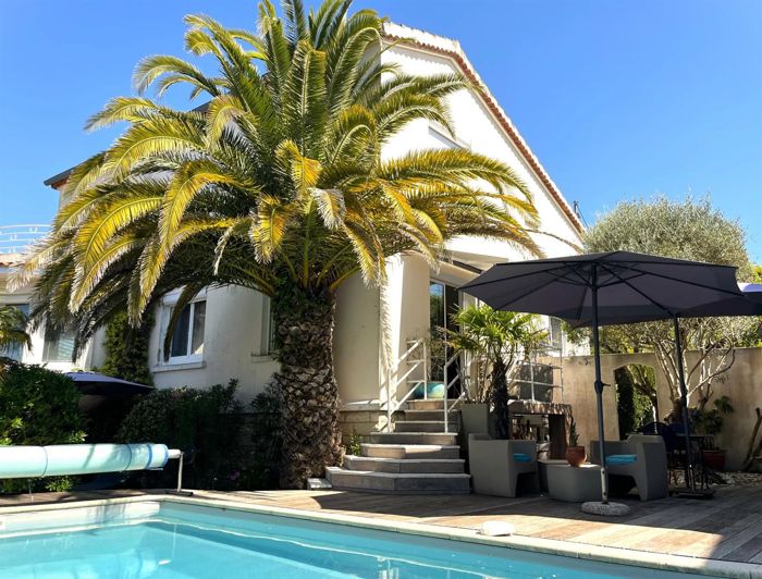 Image No.2-5 Bed House for sale