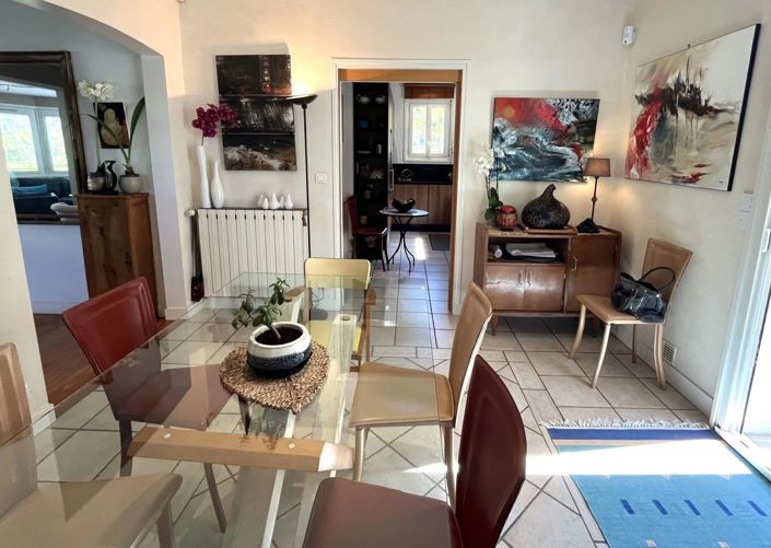 Image No.25-5 Bed House for sale