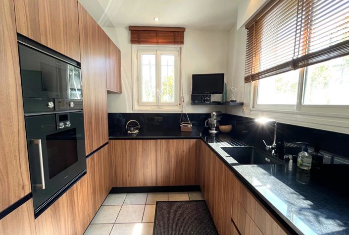 Image No.27-5 Bed House for sale