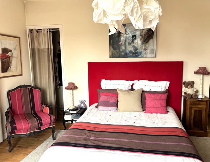 Image No.30-5 Bed House for sale