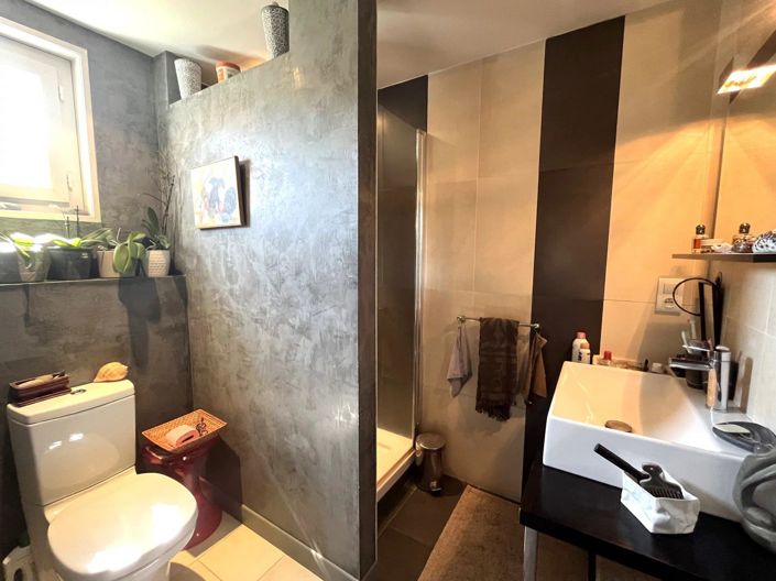 Image No.35-5 Bed House for sale