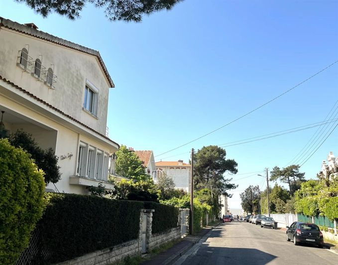 Image No.42-5 Bed House for sale