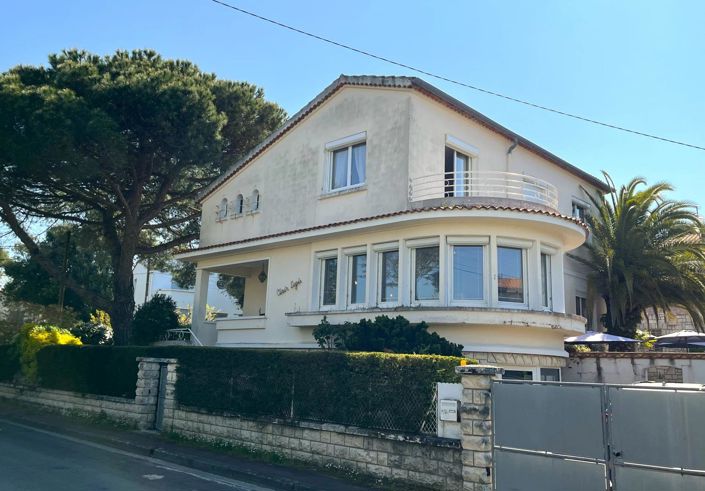 Image No.6-5 Bed House for sale