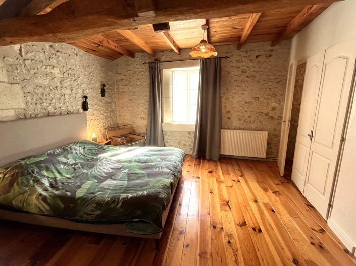 Image No.18-8 Bed House for sale