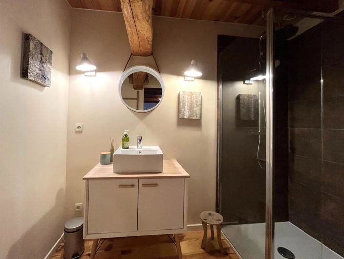 Image No.20-8 Bed House for sale