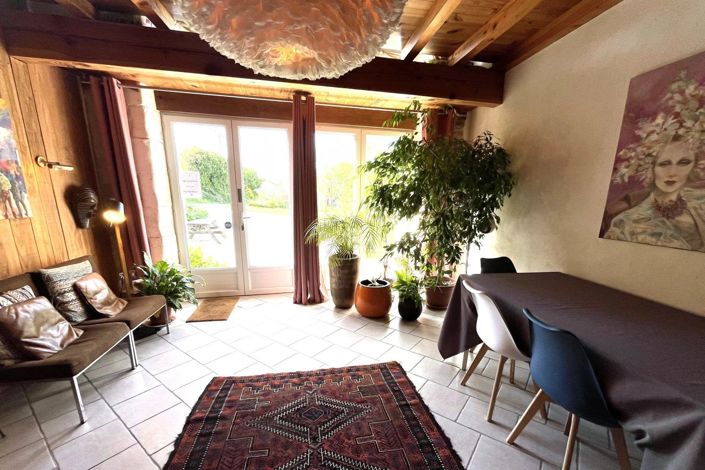 Image No.7-8 Bed House for sale