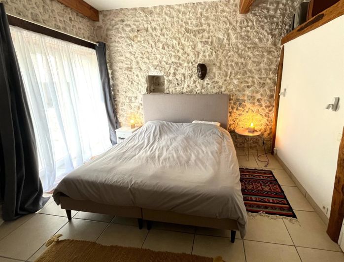 Image No.9-8 Bed House for sale