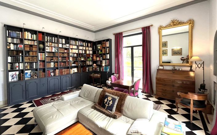 Image No.12-6 Bed House for sale