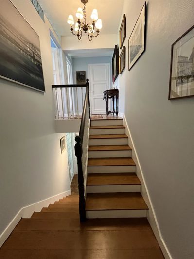 Image No.25-6 Bed House for sale