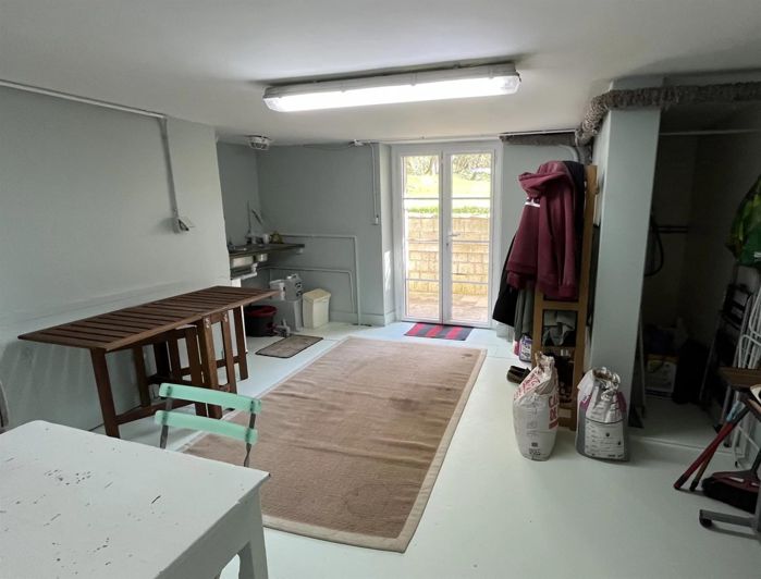 Image No.33-6 Bed House for sale