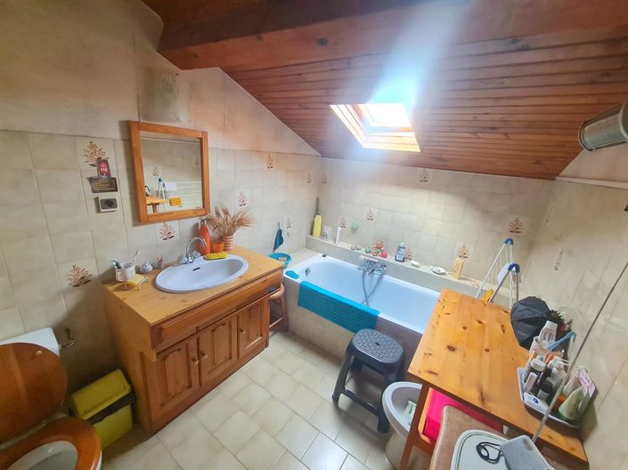 Image No.18-4 Bed House for sale