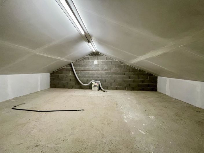 Image No.16-5 Bed House for sale