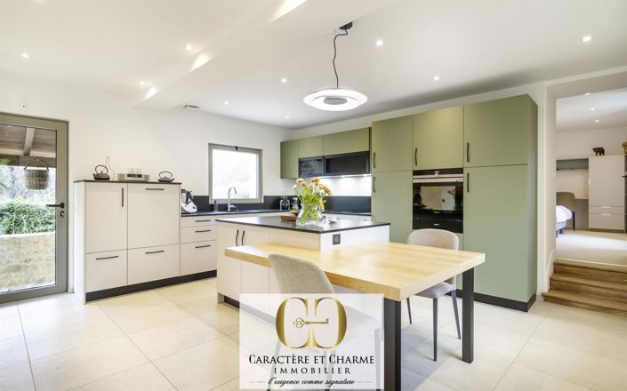 Image No.10-5 Bed House for sale