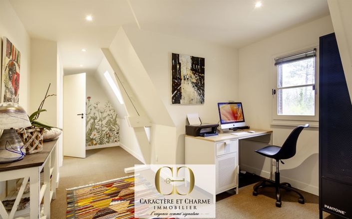 Image No.21-5 Bed House for sale