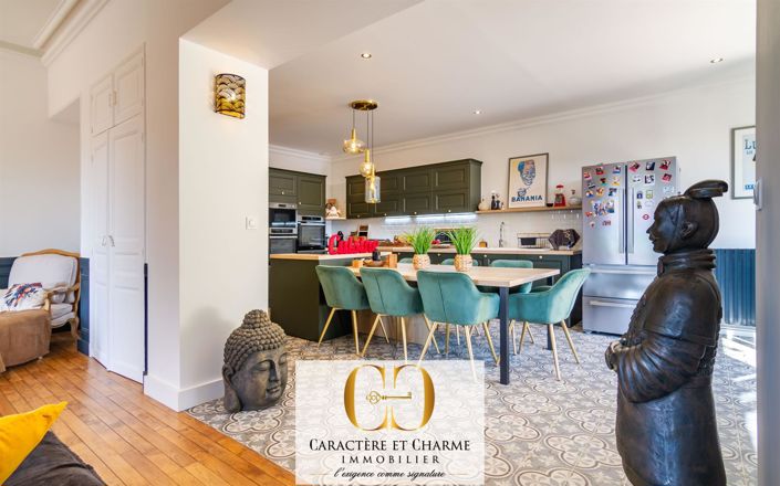 Image No.7-9 Bed House for sale