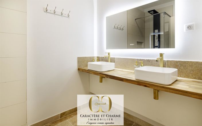 Image No.9-5 Bed House for sale