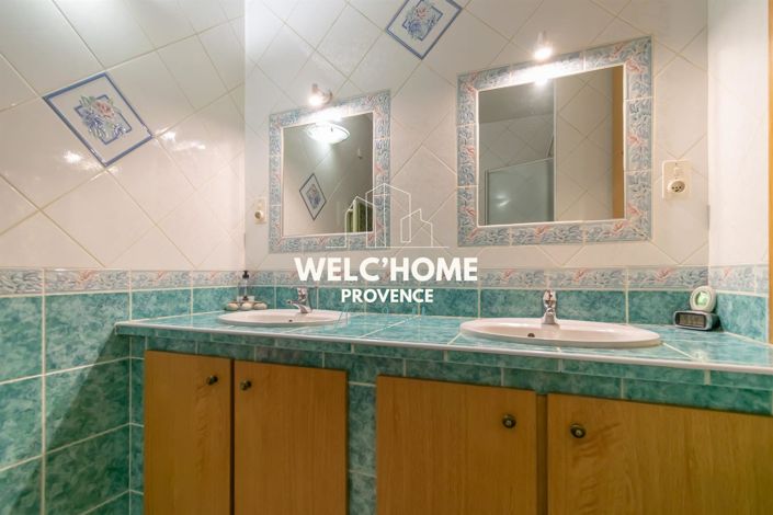 Image No.18-4 Bed House for sale