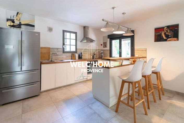 Image No.6-5 Bed House for sale