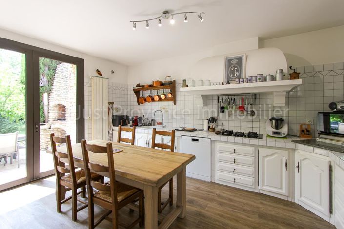 Image No.10-3 Bed Property for sale