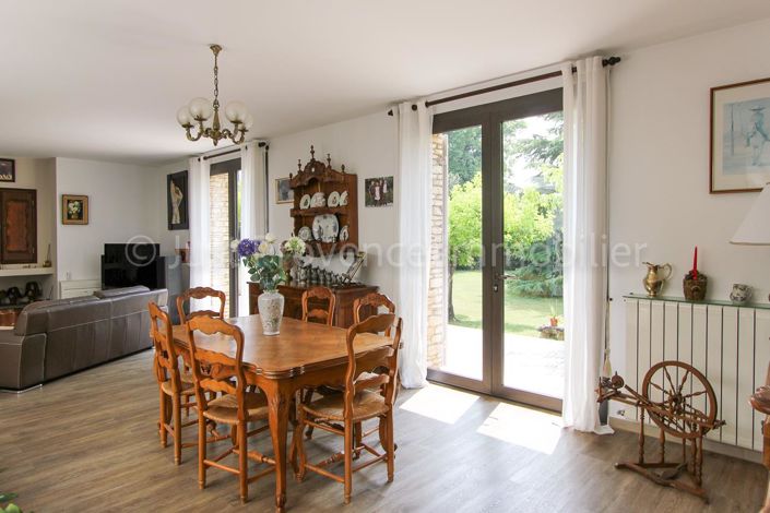 Image No.3-3 Bed Property for sale