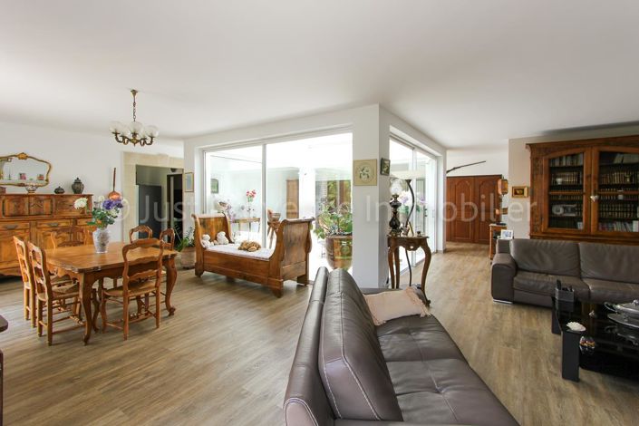 Image No.7-3 Bed Property for sale