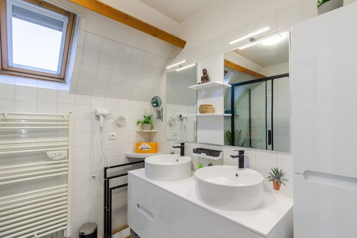 Image No.12-2 Bed House for sale