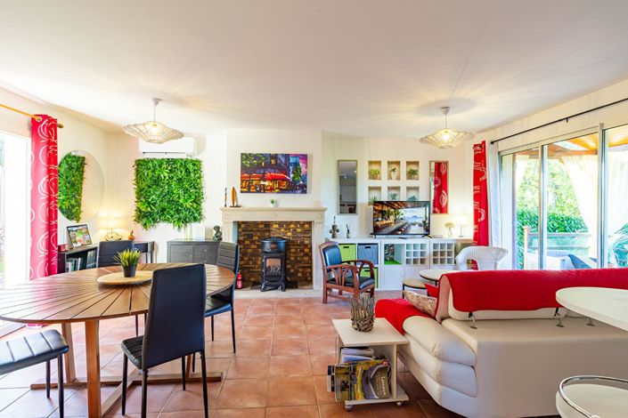 Image No.7-2 Bed House for sale