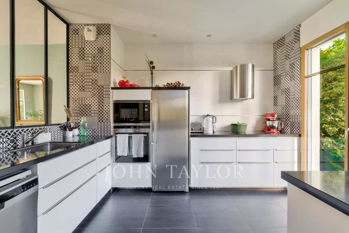 Image No.5-5 Bed House for sale