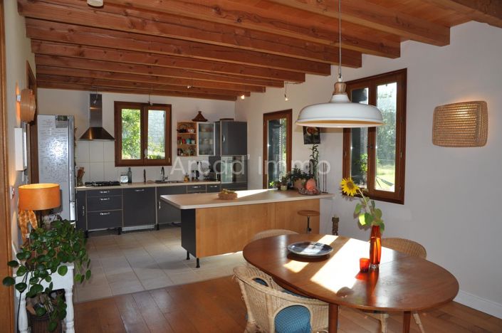 Image No.2-4 Bed House for sale