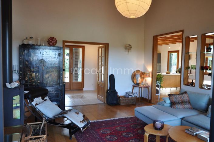 Image No.3-4 Bed House for sale