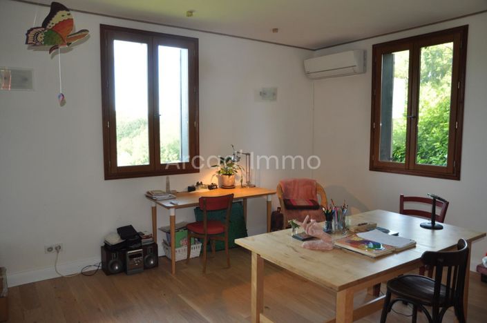 Image No.6-4 Bed House for sale