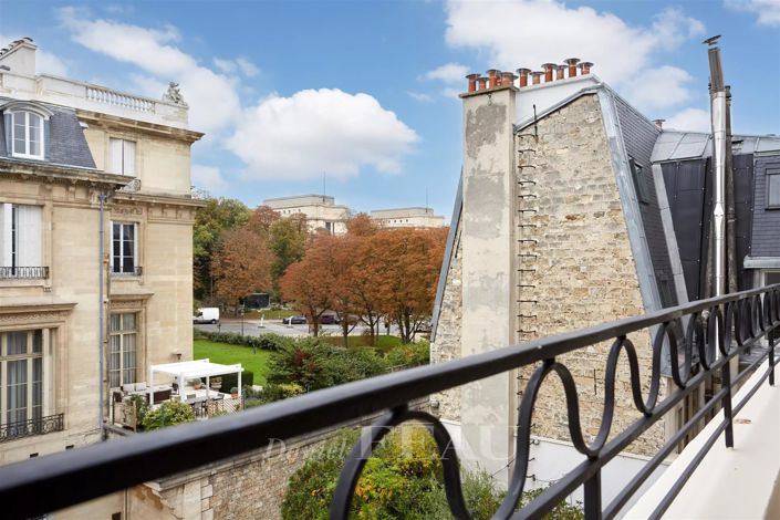 Image No.20-4 Bed Apartment for sale