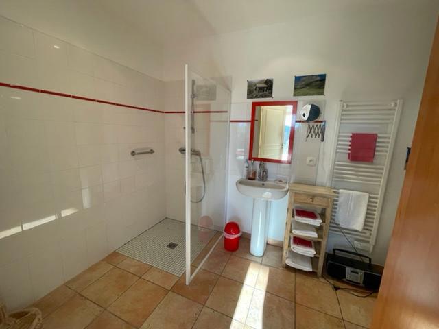 Image No.8-3 Bed House for sale